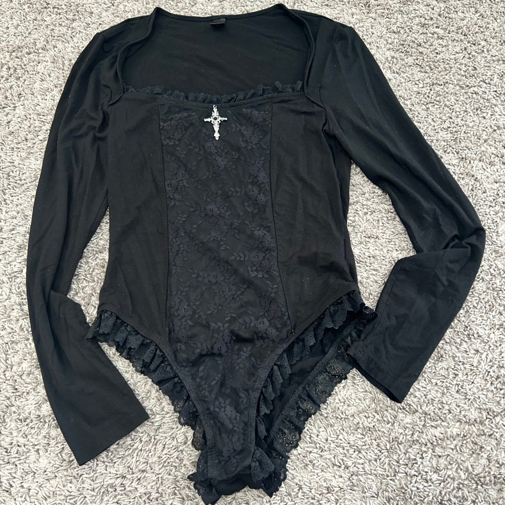 ROMWE Black Lace Cross Square‎ Neck Long Sleeve Bodysuit M Goth Grunge
